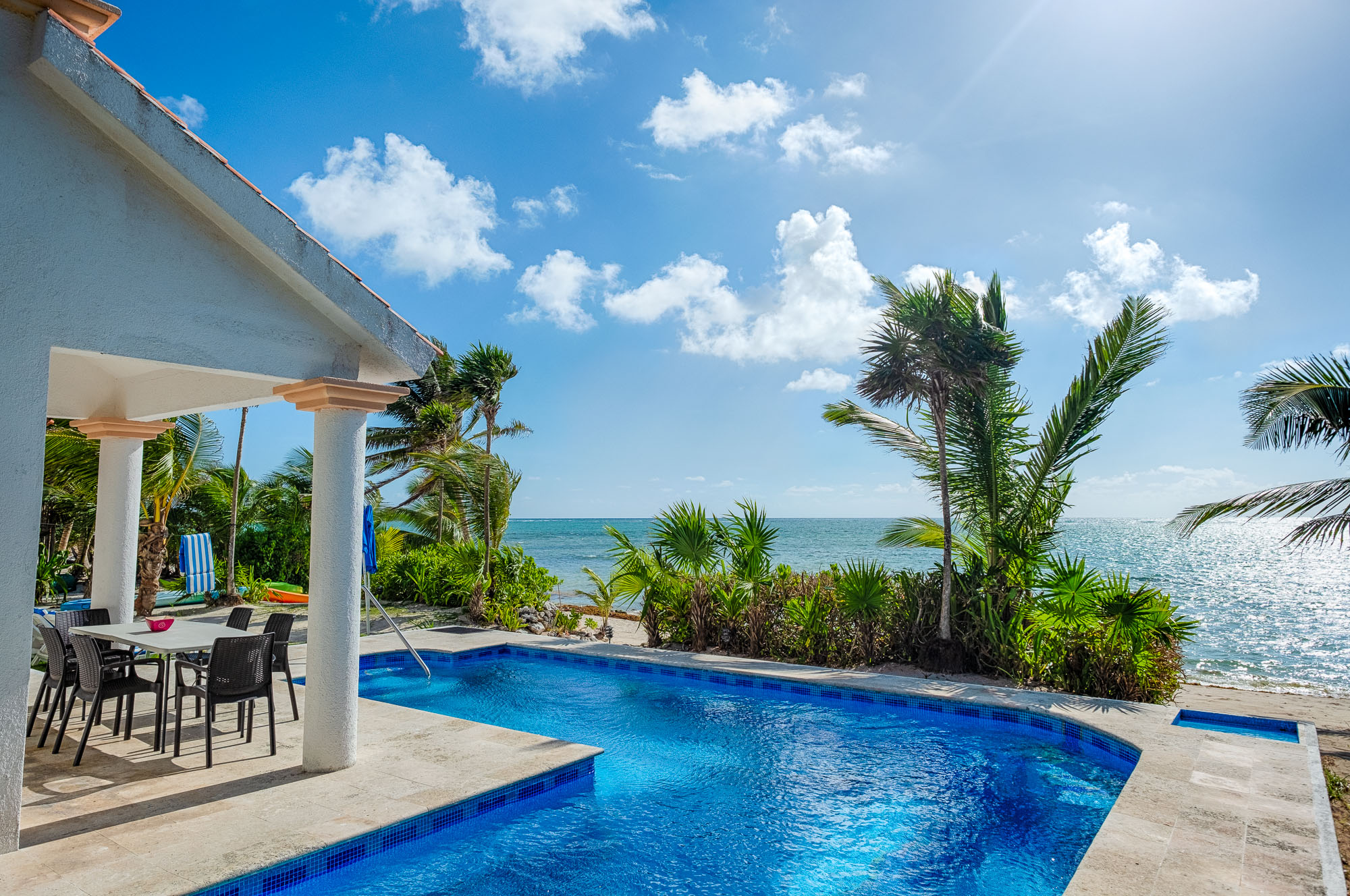 Casa Cavu Private Beachfront Swimming Pool and Ocean View Horizon