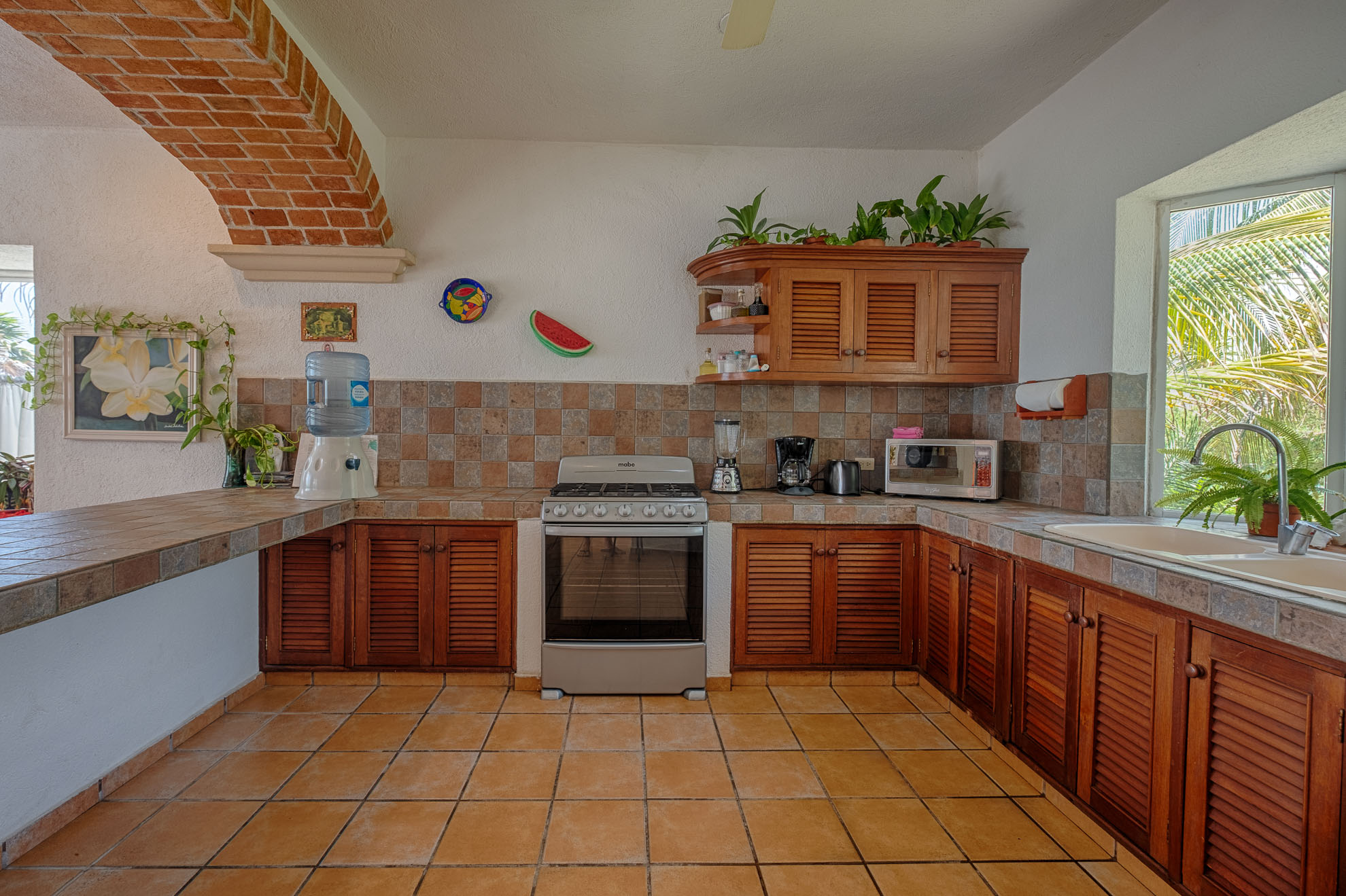Fully Equipped Island Breakfast Bar Cooking Suite View